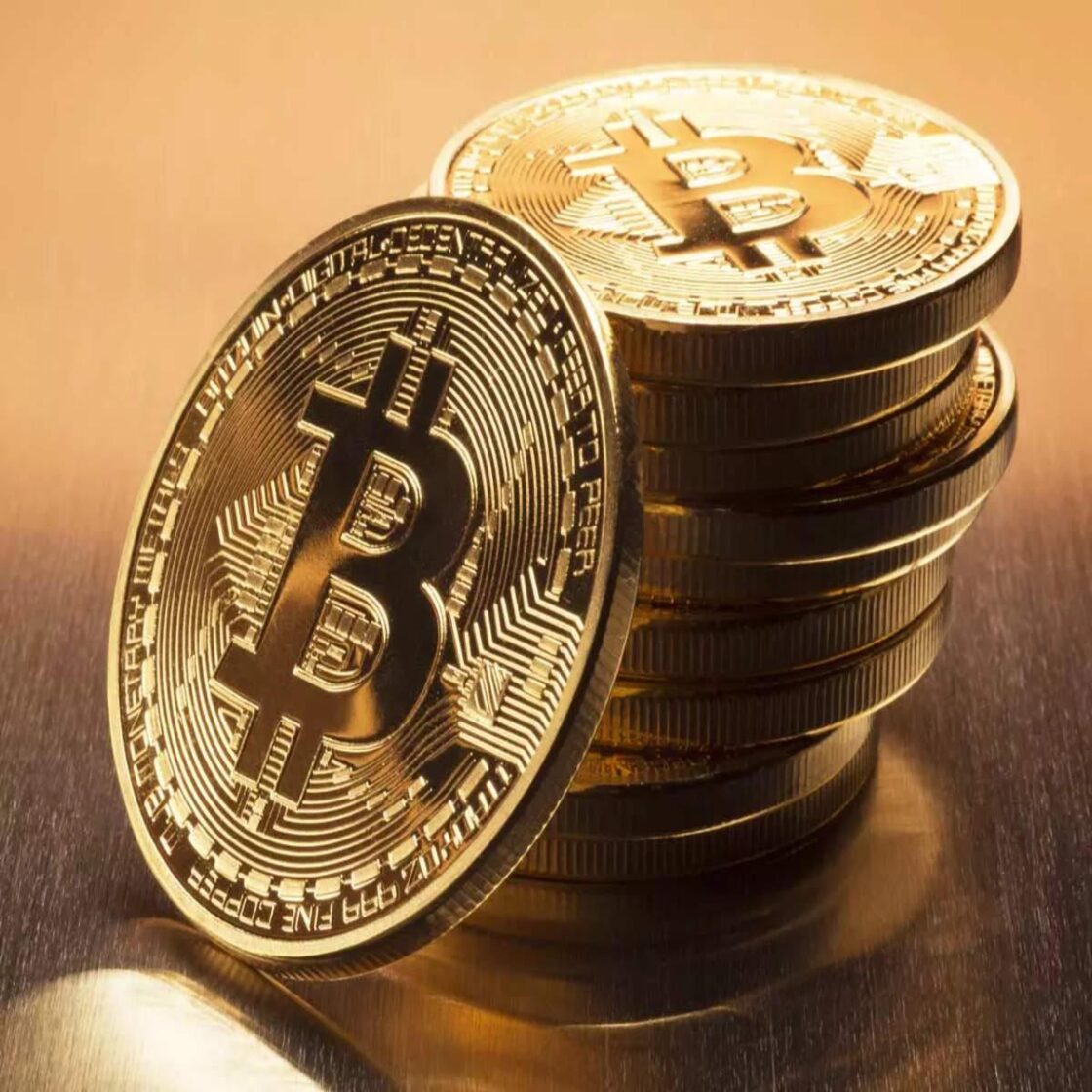 Биткойн упал на 8%: ждет ли рынок отскока?